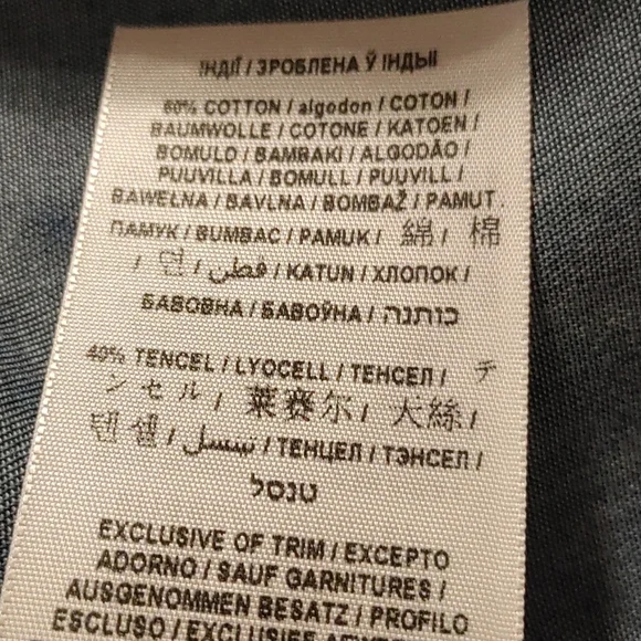 💚Guess Women's Denim sleeveless shirt - Picture 8 of 9